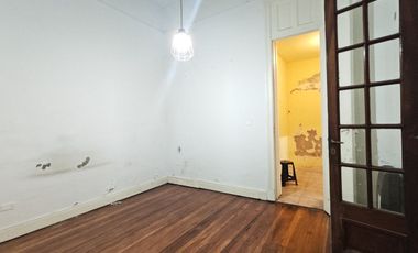 VENTA PH 3 ambientes con patio en Flores