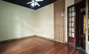 VENTA PH 3 ambientes con patio en Flores