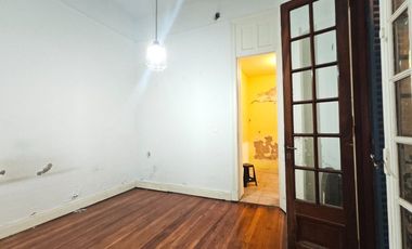 VENTA PH 3 ambientes con patio en Flores