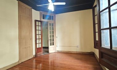 VENTA PH 3 ambientes con patio en Flores