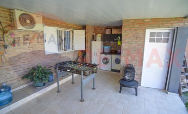 Casa moderna en Praderas. 3 Dormitorios y pileta.