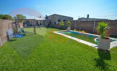 Casa moderna en Praderas. 3 Dormitorios y pileta.