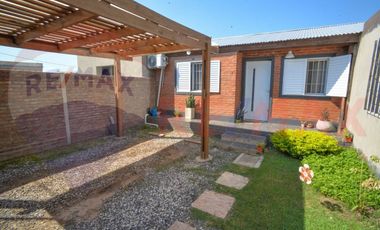 Casa moderna en Praderas. 3 Dormitorios y pileta.
