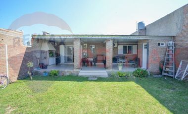 Casa moderna en Praderas. 3 Dormitorios y pileta.