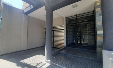 Venta Cochera Urquiza y Juan de Garay