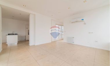 VENTA SEMIPISO EN BOULEVARD C/VISTAS AL RIO.