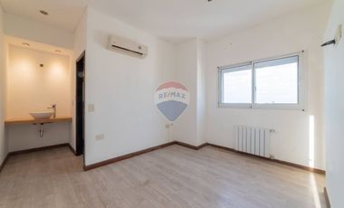 VENTA SEMIPISO EN BOULEVARD C/VISTAS AL RIO.
