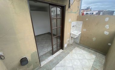 Departamento de 1 dormitorio en planta alta.