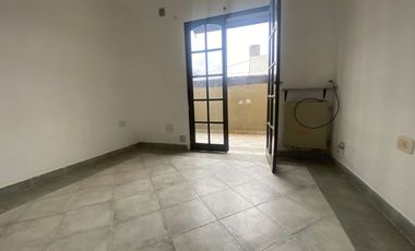 Departamento de 1 dormitorio en planta alta.