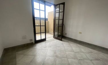 Departamento de 1 dormitorio en planta alta.