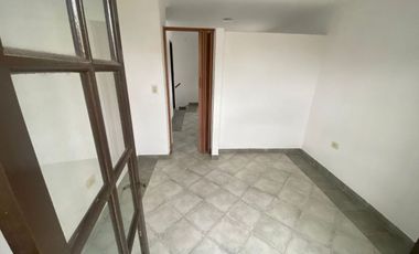 Departamento de 1 dormitorio en planta alta.