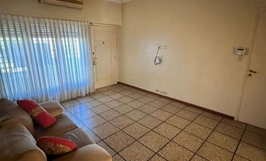 Casa Lote Propio 4 ambie Moron c Jardín y Quincho