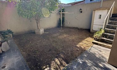 Casa Lote Propio 4 ambie Moron c Jardín y Quincho