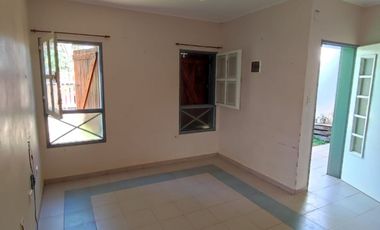 ALQUILER CASA 2 DORMI Z/JAURETCHE Y AV.QUARANTA BÂ° 20 VIVIENDAS