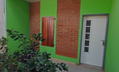 ALQUILER CASA 2 DORMI Z/JAURETCHE Y AV.QUARANTA BÂ° 20 VIVIENDAS