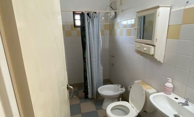 ALQUILER CASA 2 DORMI Z/JAURETCHE Y AV.QUARANTA BÂ° 20 VIVIENDAS