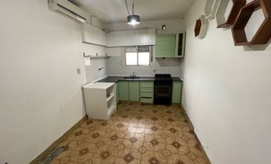 CASA EN VENTA 3 AMB CON COCHERA Y TERRAZA. RAMOS