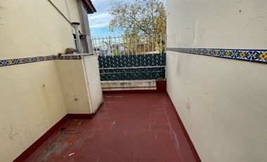 CASA EN VENTA 3 AMB CON COCHERA Y TERRAZA. RAMOS