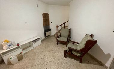 CASA EN VENTA 3 AMB CON COCHERA Y TERRAZA. RAMOS