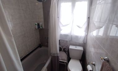 CASA 4 AMB C/ JARDIN, COCHERA, QUINCHO. LLAVALLOL