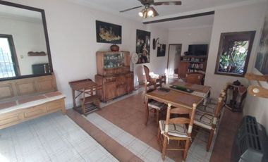 CASA 4 AMB C/ JARDIN, COCHERA, QUINCHO. LLAVALLOL
