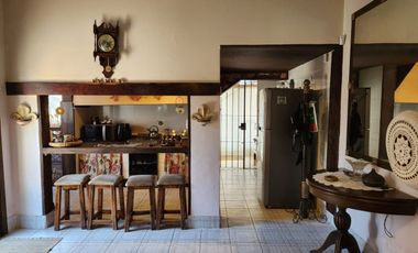 CASA 4 AMB C/ JARDIN, COCHERA, QUINCHO. LLAVALLOL