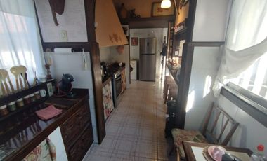CASA 4 AMB C/ JARDIN, COCHERA, QUINCHO. LLAVALLOL