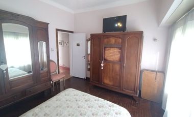 CASA 4 AMB C/ JARDIN, COCHERA, QUINCHO. LLAVALLOL
