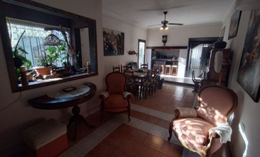 CASA 4 AMB C/ JARDIN, COCHERA, QUINCHO. LLAVALLOL