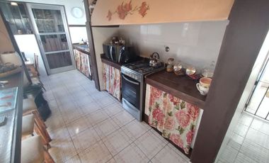 CASA 4 AMB C/ JARDIN, COCHERA, QUINCHO. LLAVALLOL