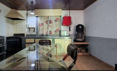 VENTA CASA 4 AMBIENTES PILETA QUINCHO PATIO
