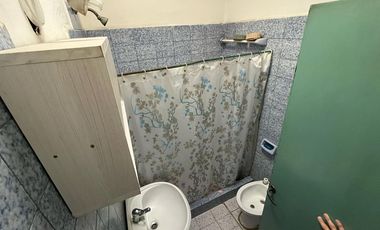CASA 4 AMBIENTES EN VENTA EN LANUS ESTE