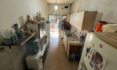 CASA 4 AMBIENTES EN VENTA EN LANUS ESTE