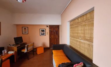 VENTA PH 3 AMB AL FRENTE 2 LOCALES PATIO, LANUS