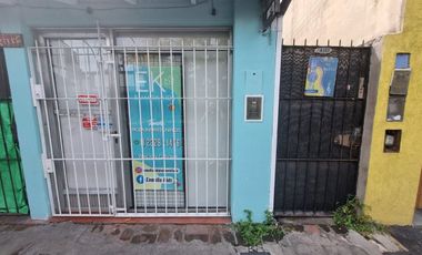 VENTA PH 3 AMB AL FRENTE 2 LOCALES PATIO, LANUS