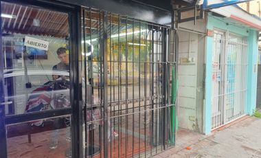 VENTA PH 3 AMB AL FRENTE 2 LOCALES PATIO, LANUS