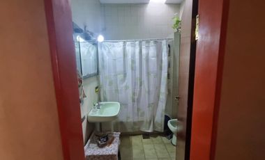 VENTA PH 3 AMB AL FRENTE 2 LOCALES PATIO, LANUS
