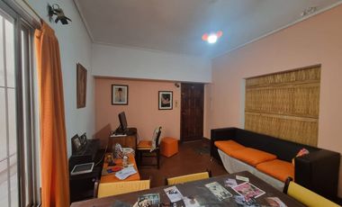 VENTA PH 3 AMB AL FRENTE 2 LOCALES PATIO, LANUS