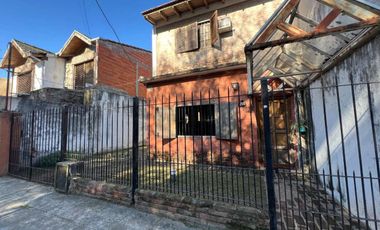 CASA 3 AMBIENTES VENTA EN LONGCHAMPS APTO CREDITO