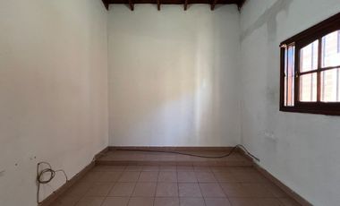 CASA 3 AMBIENTES VENTA EN LONGCHAMPS APTO CREDITO