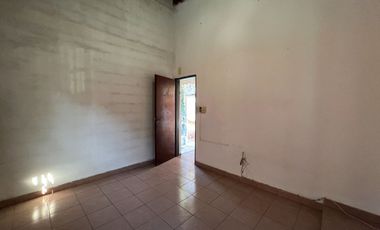 CASA 3 AMBIENTES VENTA EN LONGCHAMPS APTO CREDITO