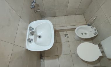 CASA 3 AMBIENTES CON COCHERA ALQUILER LLAVALLOL