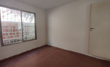 CASA 3 AMBIENTES CON COCHERA ALQUILER LLAVALLOL