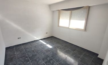 CASA 3 AMBIENTES CON COCHERA ALQUILER LLAVALLOL