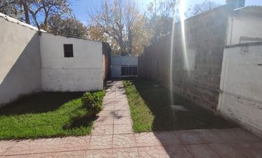 CASA 3 AMBIENTES CON COCHERA ALQUILER LLAVALLOL