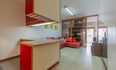 Importante monoambiente amoblado y con balcon !!