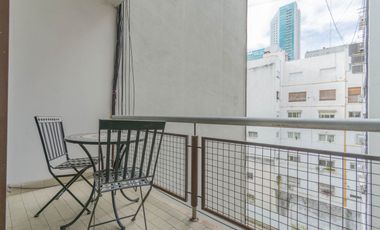 Importante monoambiente amoblado y con balcon !!