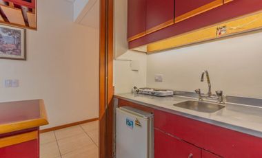 Importante monoambiente amoblado y con balcon !!