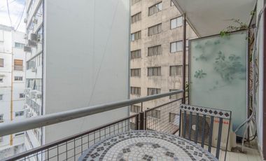 Importante monoambiente amoblado y con balcon !!