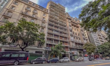 Importante monoambiente amoblado y con balcon !!